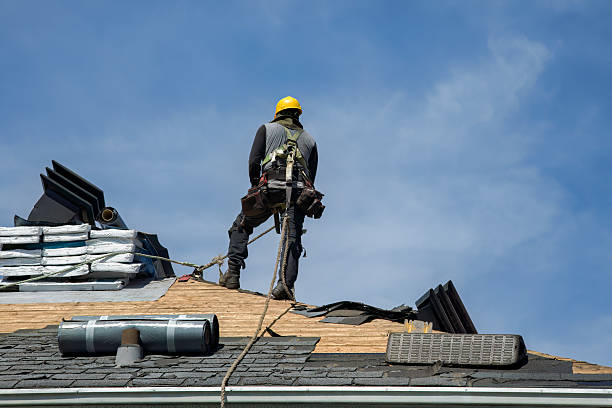 Professional Gutter Installation technician working in Walford, IA